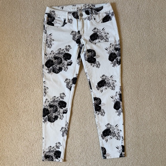 American Eagle Outfitters Denim - American Eagle Outfitters Black Floral Leggings